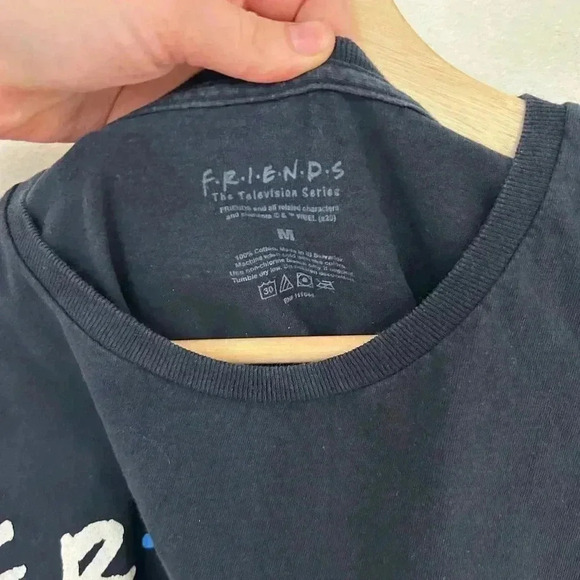 Vintage 90s Friends TV Show Graphic T- Shirt size M - Picture 5 of 6